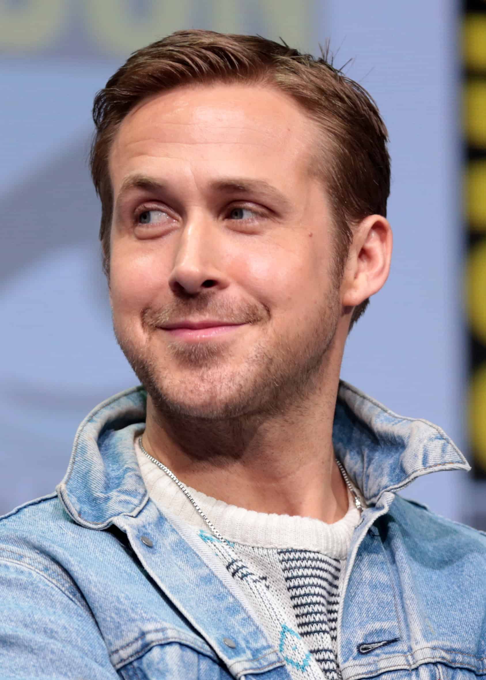 actor Ryan Gosling with Short Stubble beard