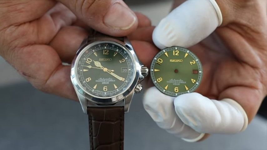 Comparing Dials of a fake and original Seiko Alpinist Watches